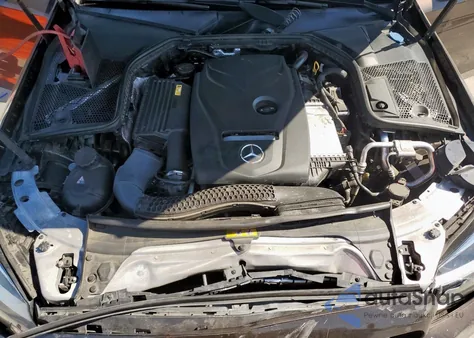 2016 Mercedes-Benz C 300 z USA, uszkodzony, nr VIN 55SWF4JB0GU167050